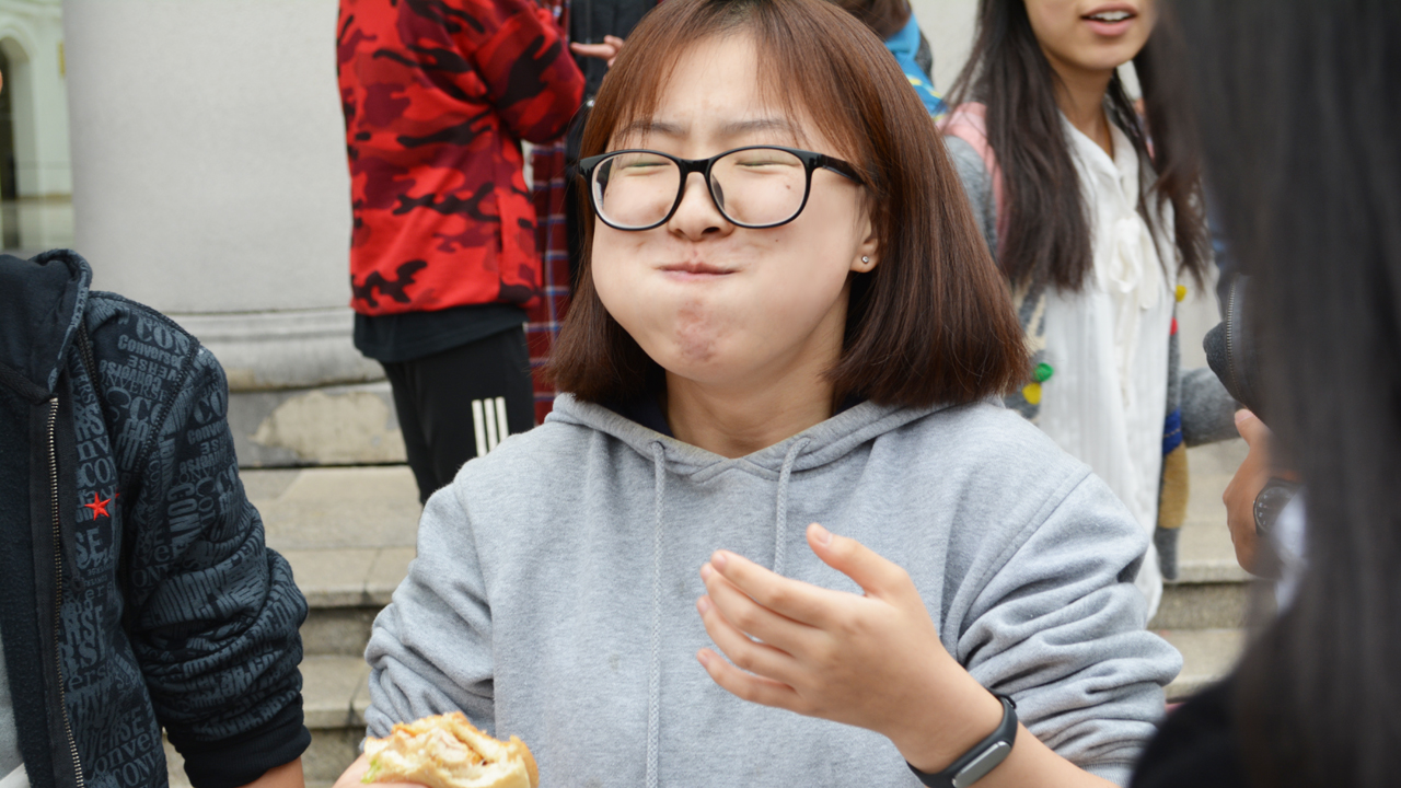 goings-on | "who is the big eater": eating competition excites